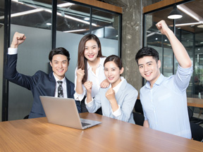 深厚的艺术修养，新颖的设计理念