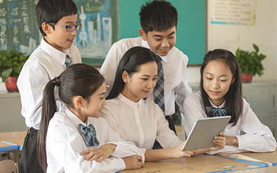 定期召开家长会