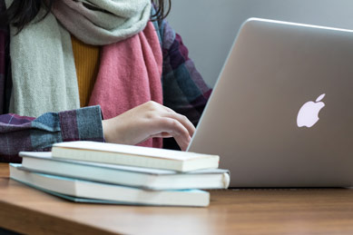 想了解西班牙语及其与说西语国家有关的文化及习俗的学生