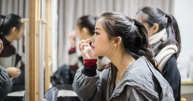 具备专业知识及时尚审美能力