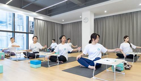 依灵瑜伽普拉提教练培训学院教学现场一览