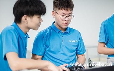 无人机电力巡线班