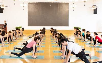 女性瑜伽二级培训班