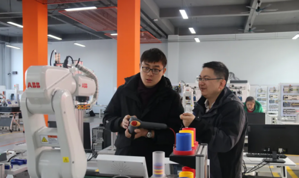 河北工业机器人现场工程师班辅导课程