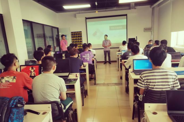 Python人工智能+数据分析培训班