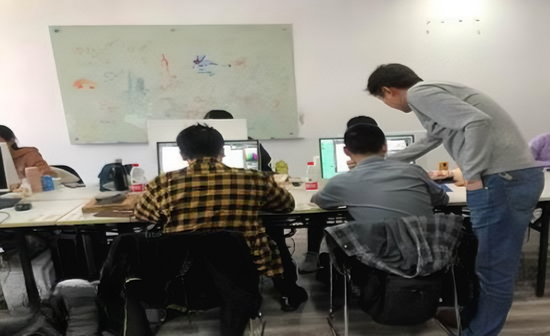 武汉王氏教育C4D广告包装就业班